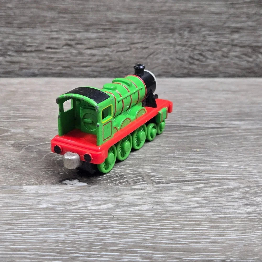 Thomas Friends Diecast Magnetic Henry Train Engine 2002 Take N Play Along